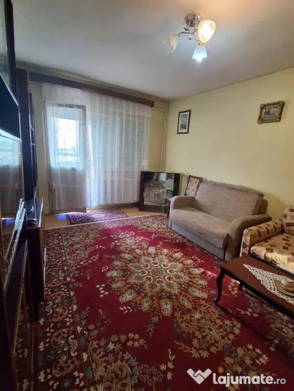 Apartament cu 2 camere decomandat în Vest