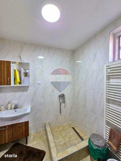 Casă cu 4 camere cu Teren 2575 Mp în Iordăcheanu
