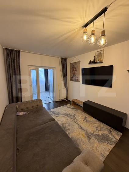 Apartament cu 4 camere decomandat, mobilat în