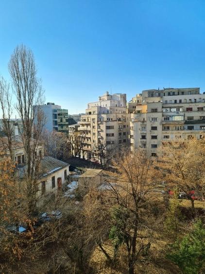 Apartament cu 2 camere semidecomandat, mobilat în Universitate