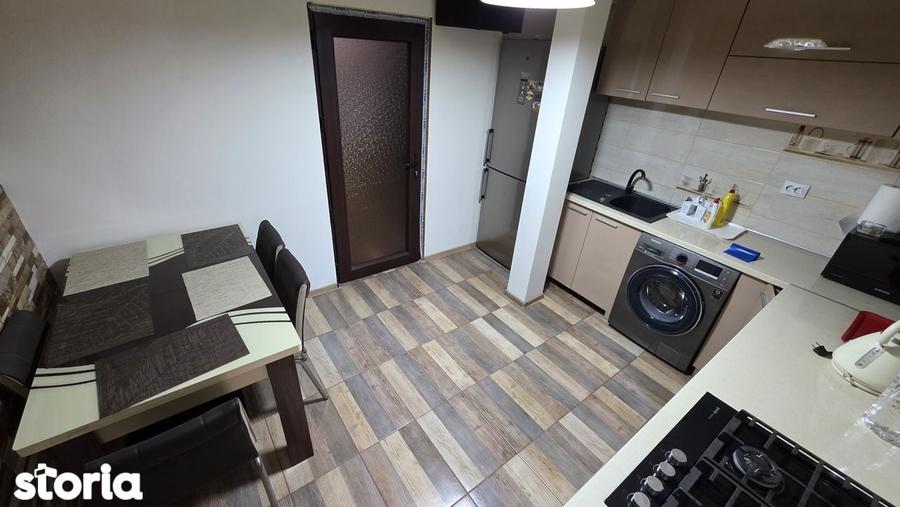 Apartament cu 3 camere decomandat în Mircea-Vodă