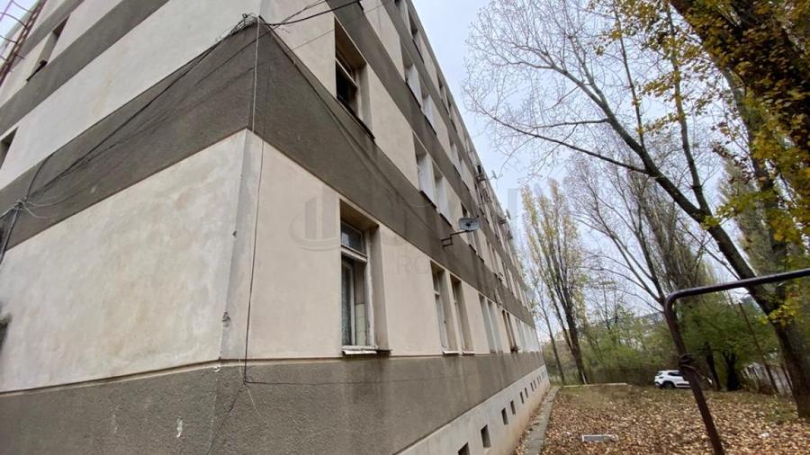 Spațiu comercial, de 1,350 mp, în Pipera