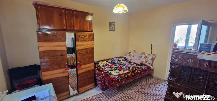 Casă cu 3 camere cu Teren 281 Mp în Central