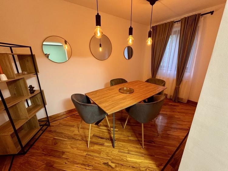 Apartament cu 4 camere decomandat în Aleea Trandafirilor