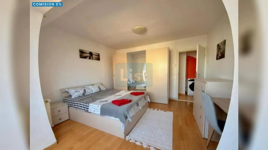 Apartament cu 3 camere semidecomandat în Plopilor