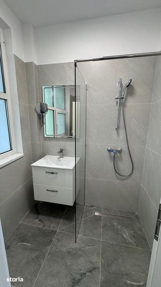 Casă cu 9 camere cu Teren 120 Mp în Cantemir