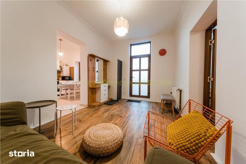 Apartament cu 3 camere, mobilat în Schei