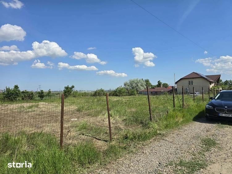 Teren de 1553 mp, în Șendreni