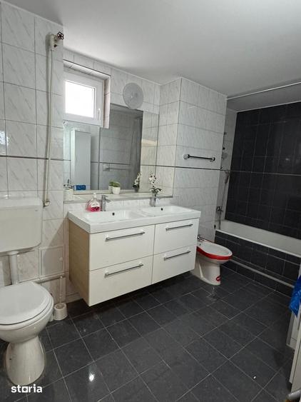 Casă cu 5 camere cu Teren 89 Mp în Străulești