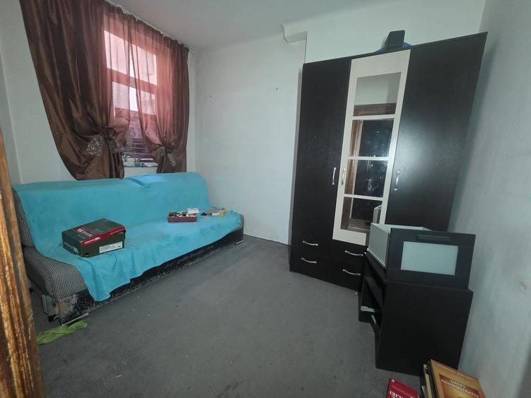Apartament cu 4 camere decomandat în Universitate