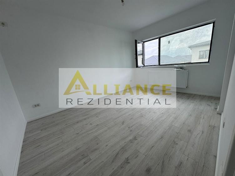 Duplex cu 4 camere decomandat cu Canalizare în Central