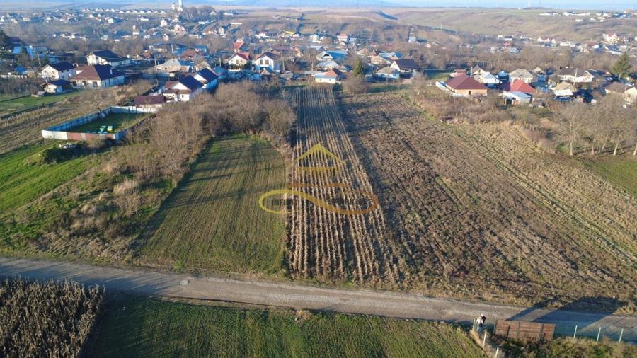 Teren Construcții intravilan de 2500 mp, în Măgura
