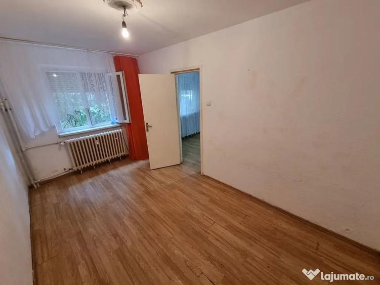 Apartament cu 2 camere semidecomandat în Km 4
