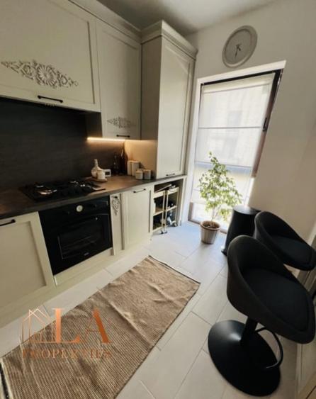 Apartament cu 4 camere semidecomandat, mobilat în Drumul Taberei