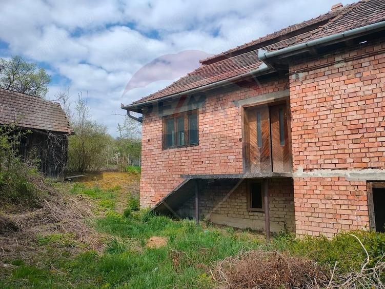 Casă cu Teren 1440 Mp în Central