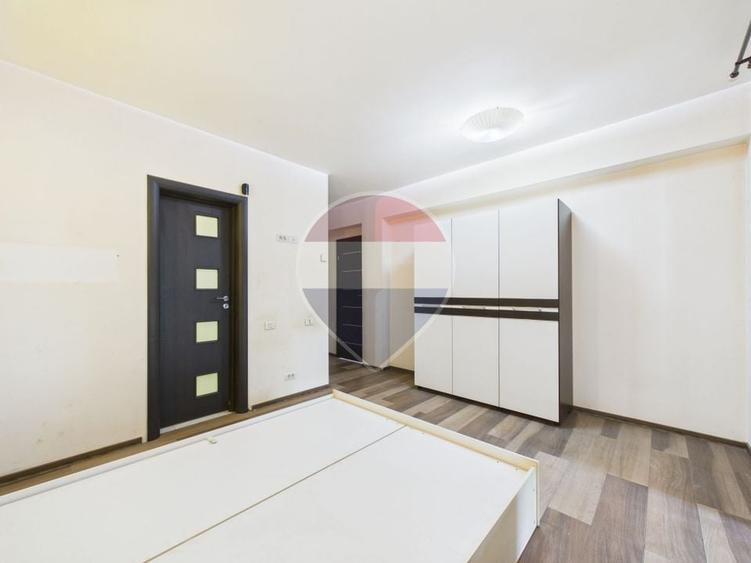 Casă individuală cu 4 camere cu Teren 565 Mp în Central