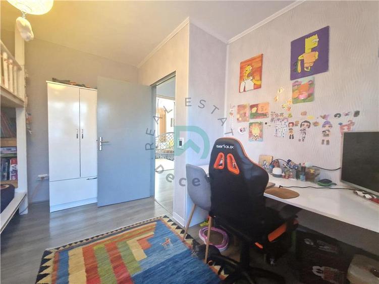 Apartament cu 3 camere decomandat în Sânpetru