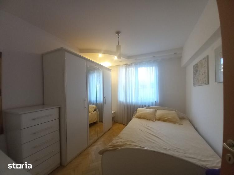 Apartament cu 3 camere semidecomandat în Progresul