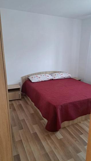 Apartament cu 3 camere decomandat în Exterior Vest