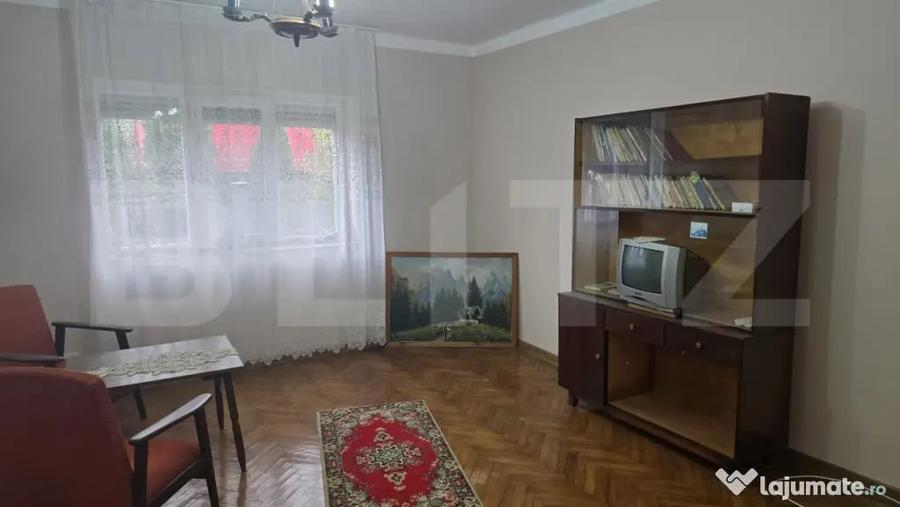 Casă cu 3 camere cu Teren 1427 Mp în Livada