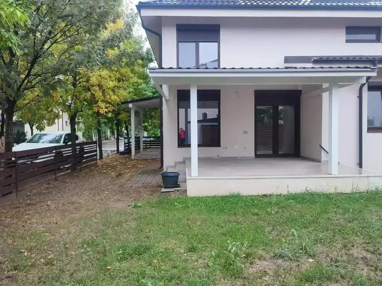 Casă individuală cu 5 camere cu Canalizare în Corbeanca