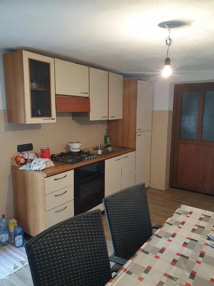 Casă cu Teren 2600 Mp în Glăvile