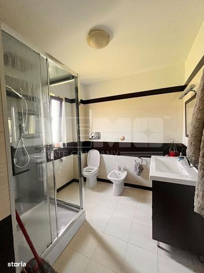 Casă cu 4 camere cu Teren 2400 Mp în Volovăț