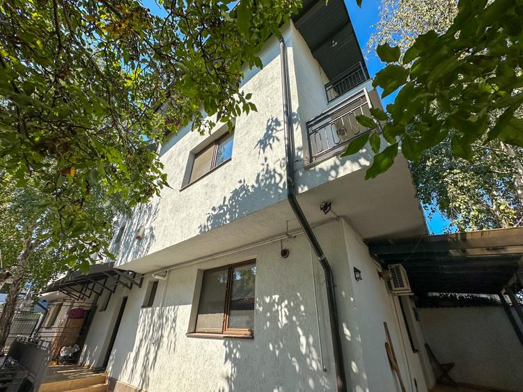 Duplex cu 4 camere cu Teren 124 Mp în Aviației