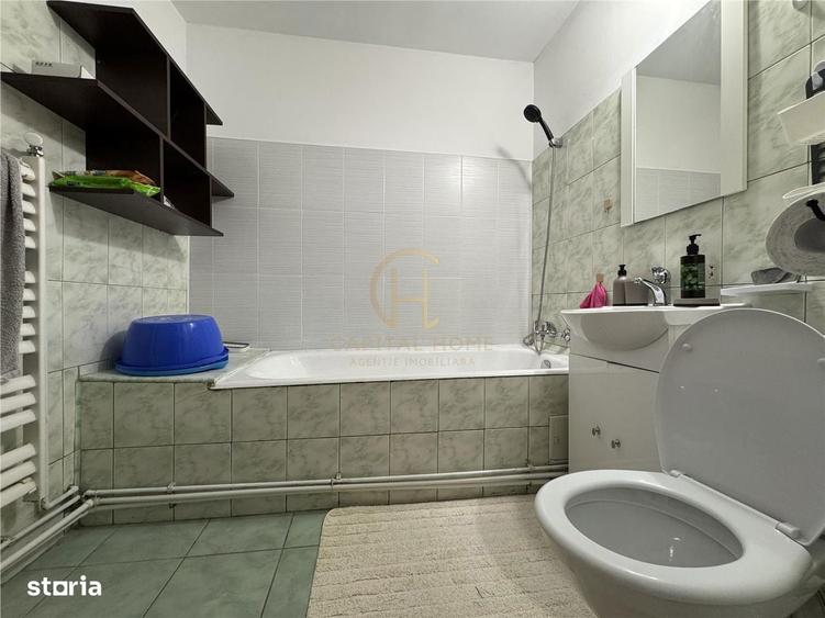 Apartament cu 3 camere decomandat în Nicolina