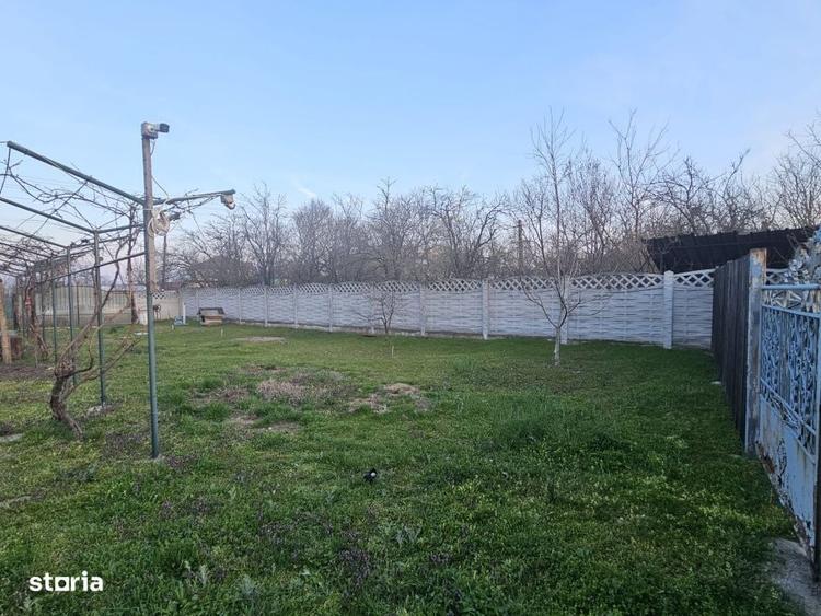 Casă cu 3 camere cu Teren 1090 Mp în Pielești