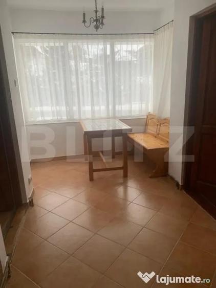 Casă cu 5 camere cu Teren 370 Mp în Bran