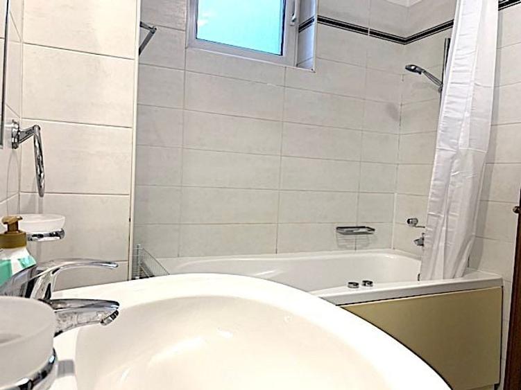 Apartament cu 3 camere decomandat în Herăstrău