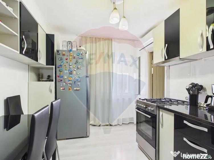 Apartament cu 4 camere decomandat în Colentina