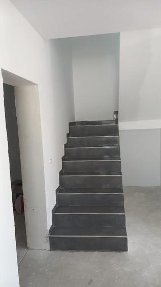Casă cu 3 camere cu Teren 300 Mp în Central