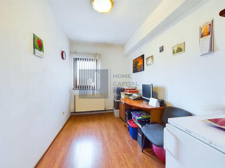 Casă individuală cu 6 camere cu Canalizare în Central