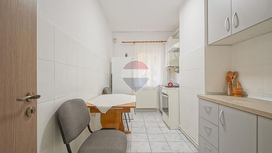 Apartament cu 2 camere decomandat, mobilat în Central
