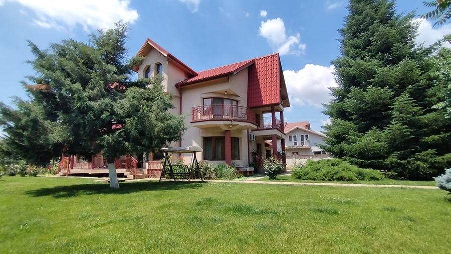 Casă cu 10 camere cu Teren 1881 Mp în Măgurele