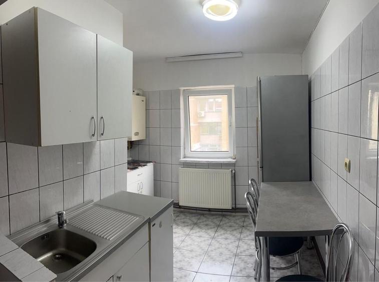 Garsonieră decomandată în Central
