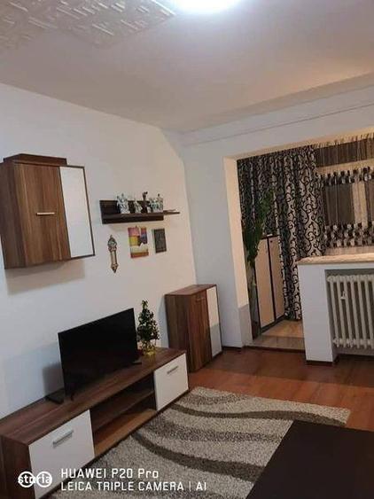 Apartament cu 2 camere decomandat în Sat Vacanță