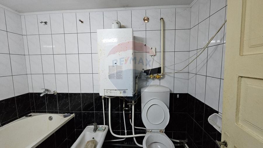 Casă individuală cu 4 camere cu Teren 680 Mp în Central