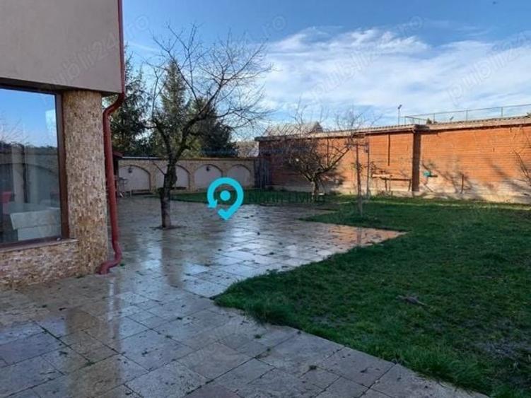 Casă individuală cu 7 camere cu Canalizare în Clinceni