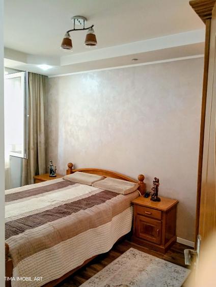 Apartament cu 3 camere decomandat în Central