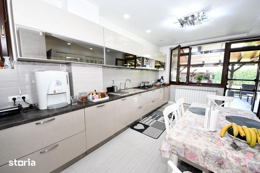 Casă cu 6 camere cu Teren 1470 Mp în Central