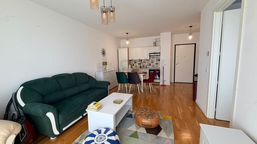 Apartament cu 2 camere semidecomandat, mobilat în Domenii