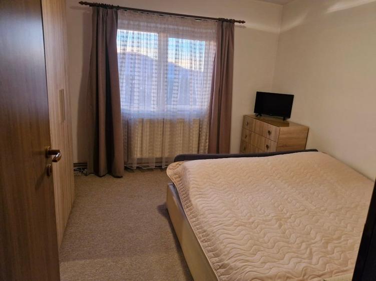 Apartament cu 3 camere decomandat, mobilat în Central