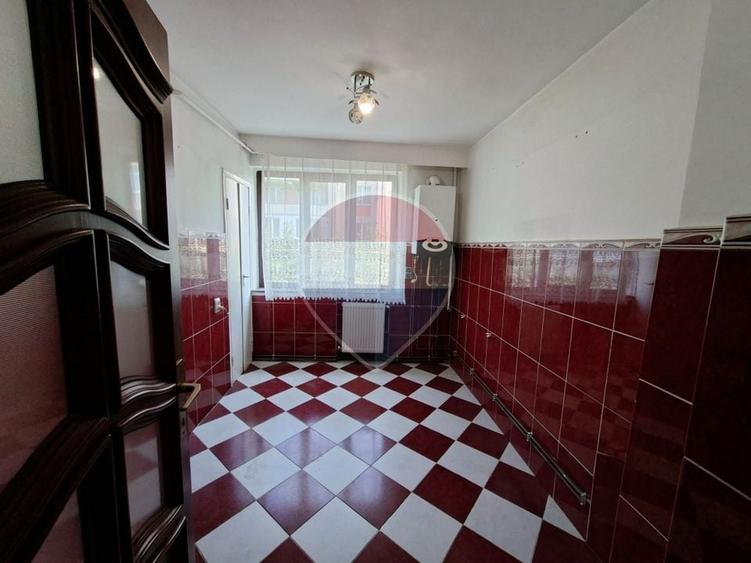 Apartament cu 4 camere decomandat în Ultracentral