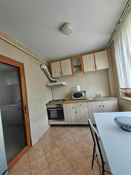 Apartament cu 2 camere semidecomandat în Piața Unirii