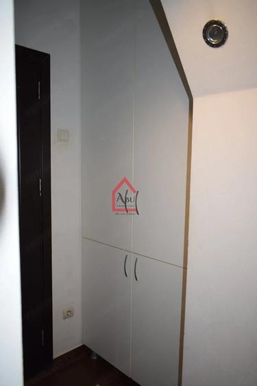 Apartament cu 3 camere decomandat în Filiași