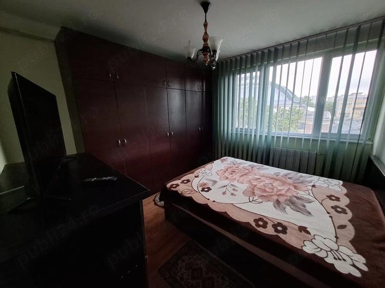 Apartament cu 3 camere semidecomandat în Ultracentral