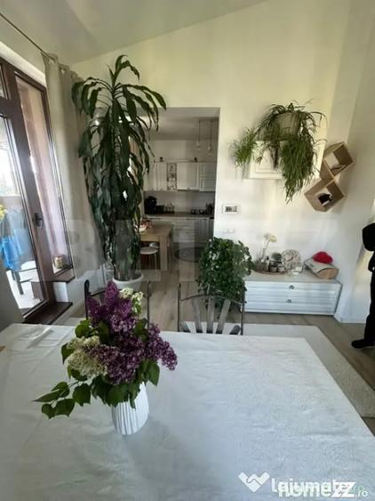 Apartament cu 3 camere decomandat în Plopilor